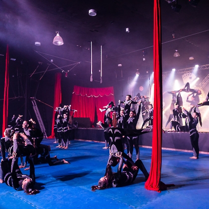 01.06.2025 - VIVA LAS VEGAS - APRESENTAÇÃO DO CURSO DE CIRCO EMPYREO-116