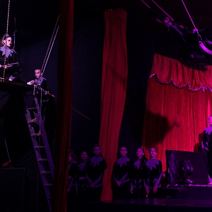 01.06.2025 - VIVA LAS VEGAS - APRESENTAÇÃO DO CURSO DE CIRCO EMPYREO-61