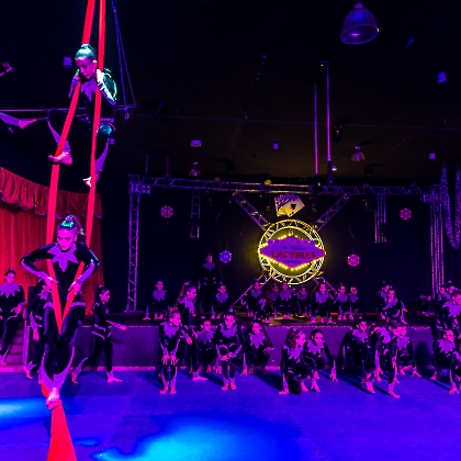 30.05.2025 - VIVA LAS VEGAS - APRESENTAÇÃO DO CURSO DE CIRCO EMPYREO-151