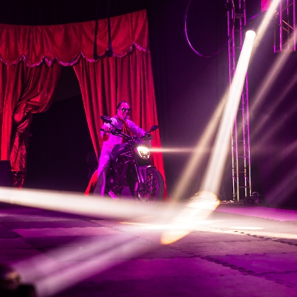 31.05.2025 - VIVA LAS VEGAS - APRESENTAÇÃO DO CURSO DE CIRCO EMPYREO-171